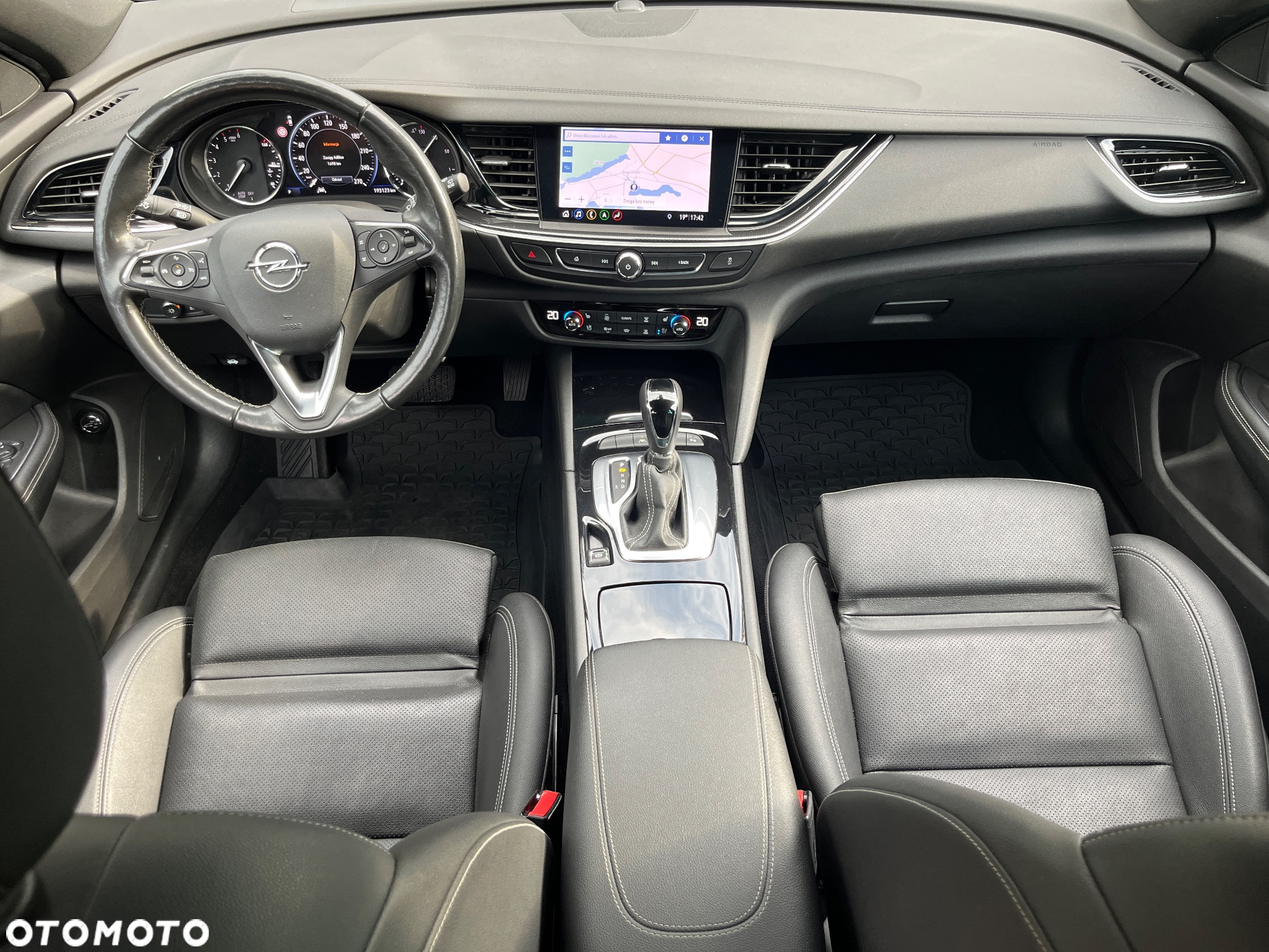 Opel Insignia - 15