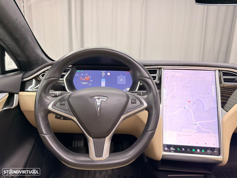 Tesla Model S 90D - 18