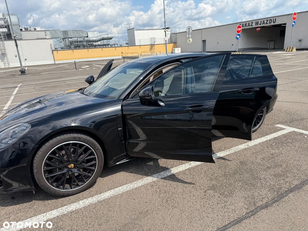 Porsche Panamera 4 - 25