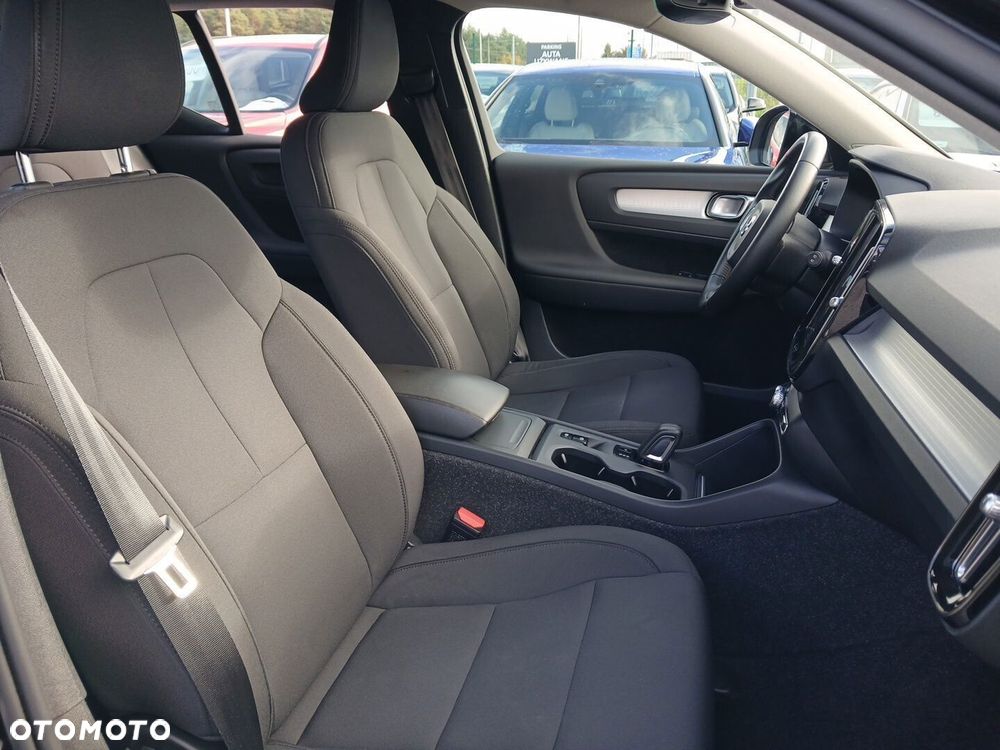 Volvo XC 40 T3 Momentum - 30
