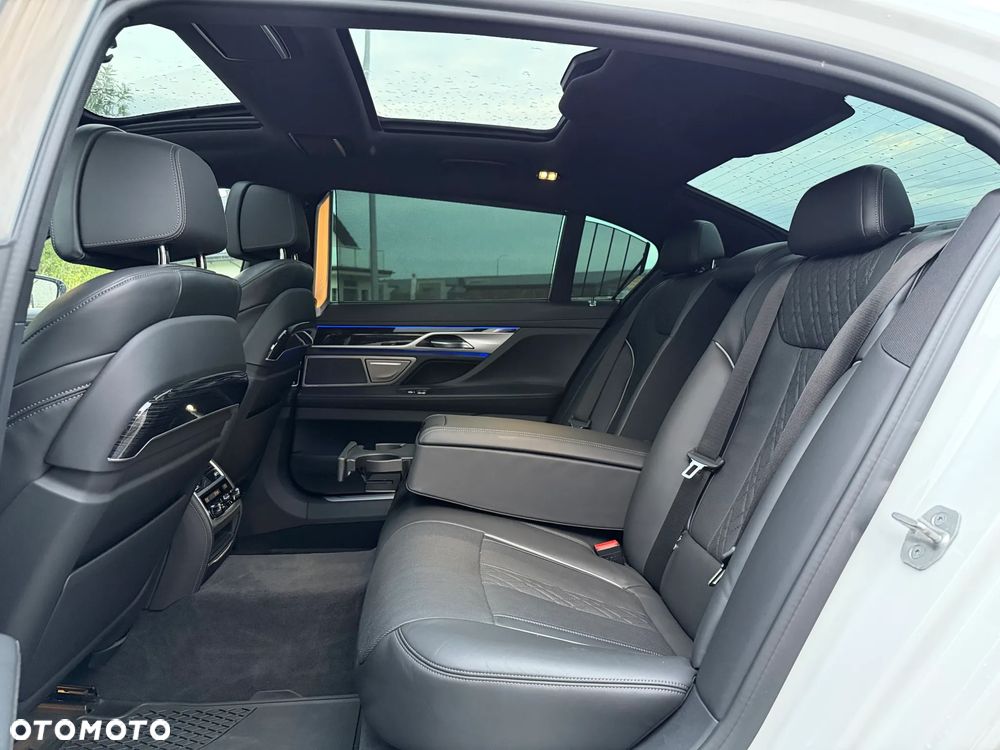 BMW Seria 7 750Li xDrive sport - 18