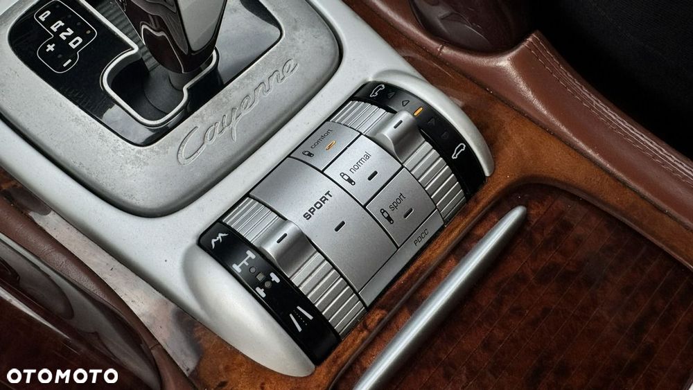 Porsche Cayenne Turbo Tiptronic S - 17