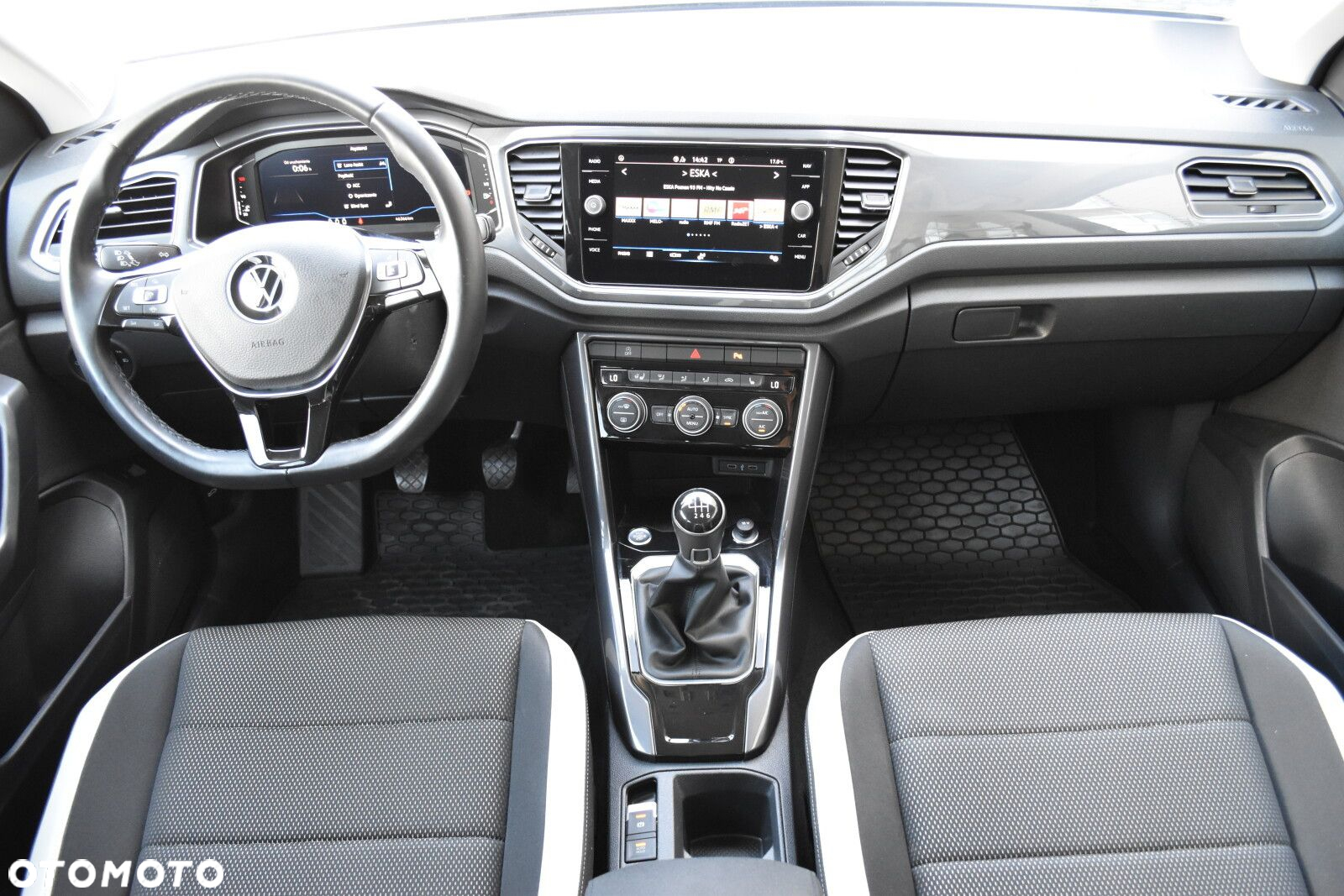 Volkswagen T-Roc 1.5 TSI ACT Premium - 11