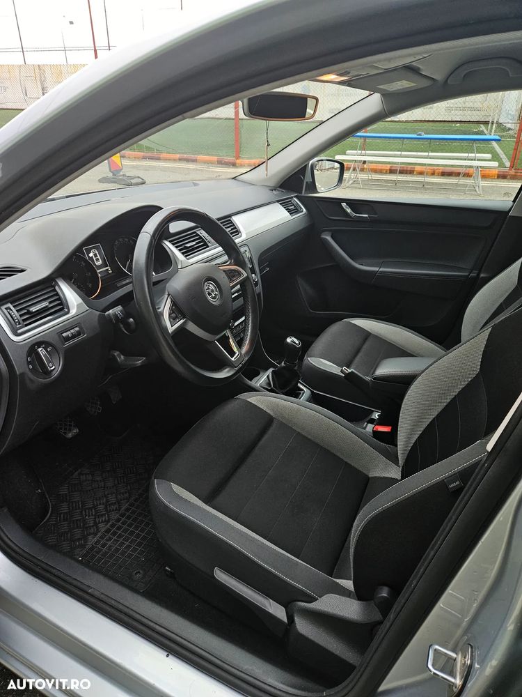 Skoda RAPID 1.2 TSI Ambition - 18