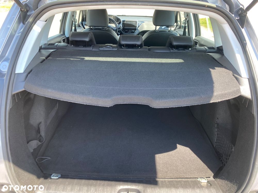 Peugeot 2008 BlueHDi 100 STOP & START Allure - 22