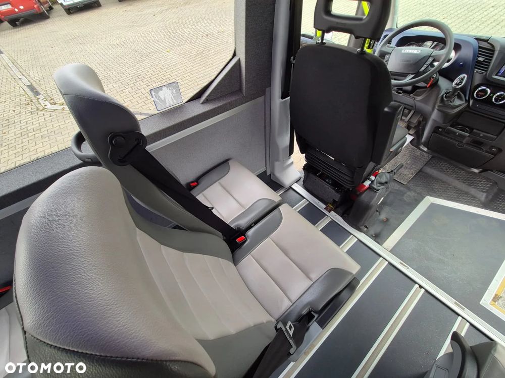 Iveco Daily 35S120 Hi-Matic / MIKROBUS / AUTOBUS / 10 MIEJSC / OD PIERWSZEGO WŁ. / STAN DOBRY / WEBASTO / KLIMATYZACJA - 31