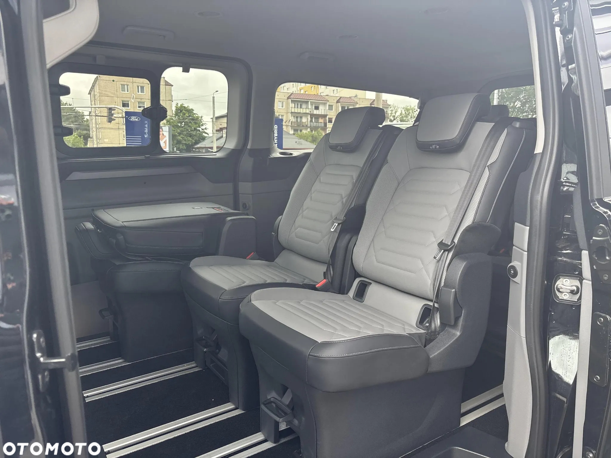 Ford Tourneo Custom 2.0 EcoBlue 320 L2 Titanium - 12