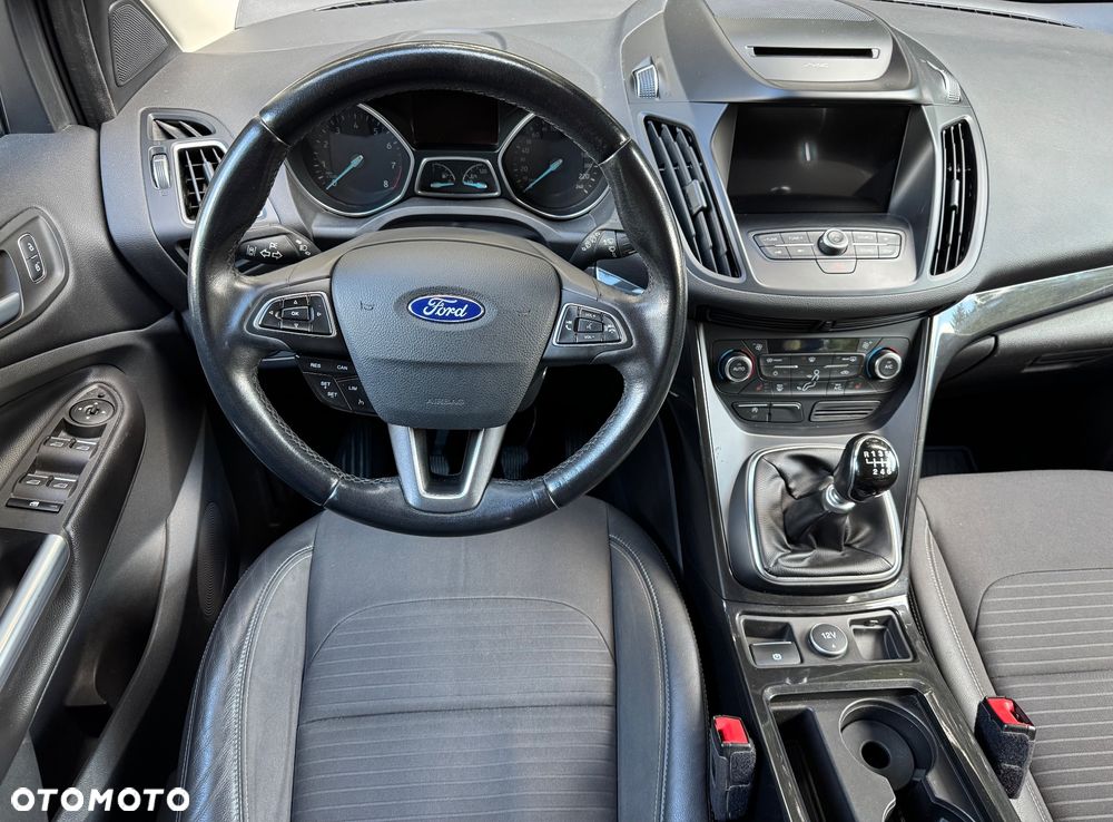 Ford Kuga - 13