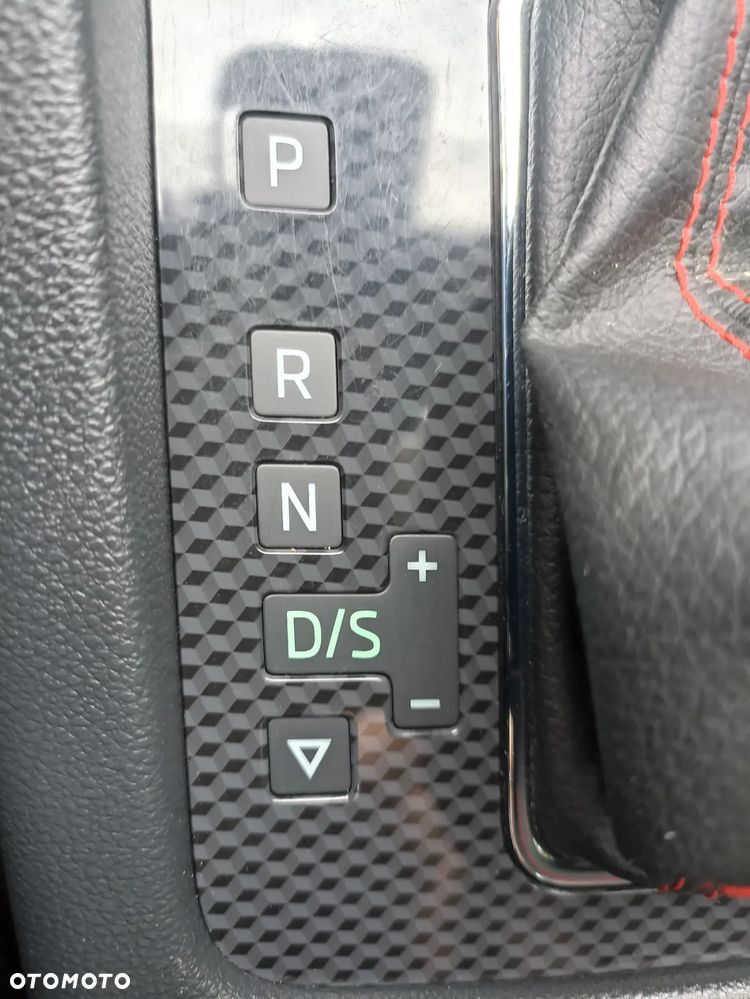Skoda Octavia 2.0 TDI RS DSG - 29