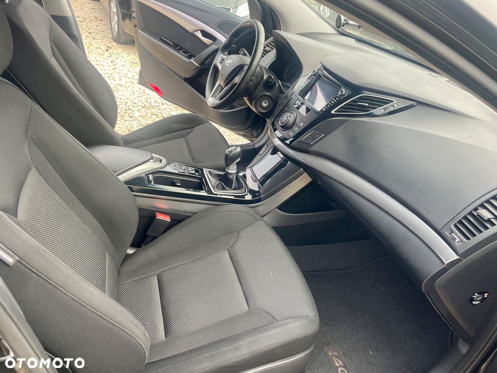 Hyundai i40 Kombi blue 1.6 Classic - 34