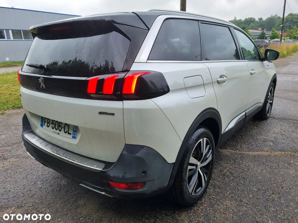 Peugeot 5008 - 8