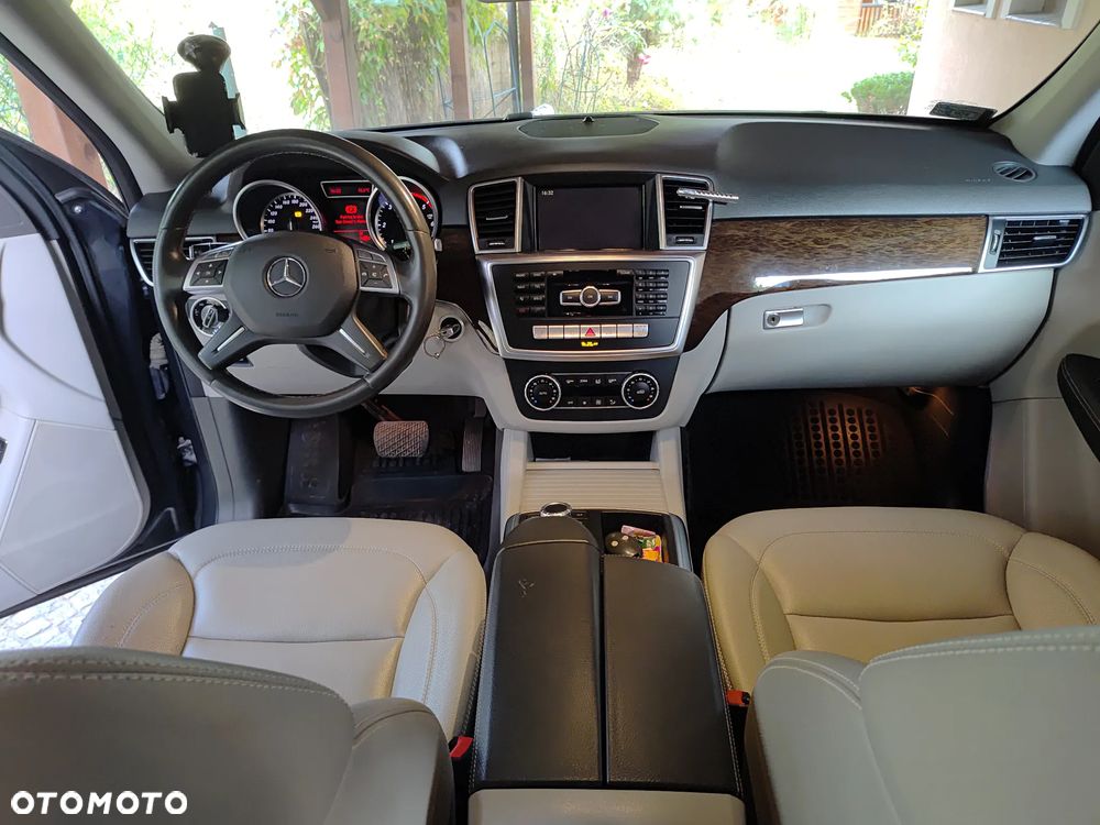 Mercedes-Benz ML - 10