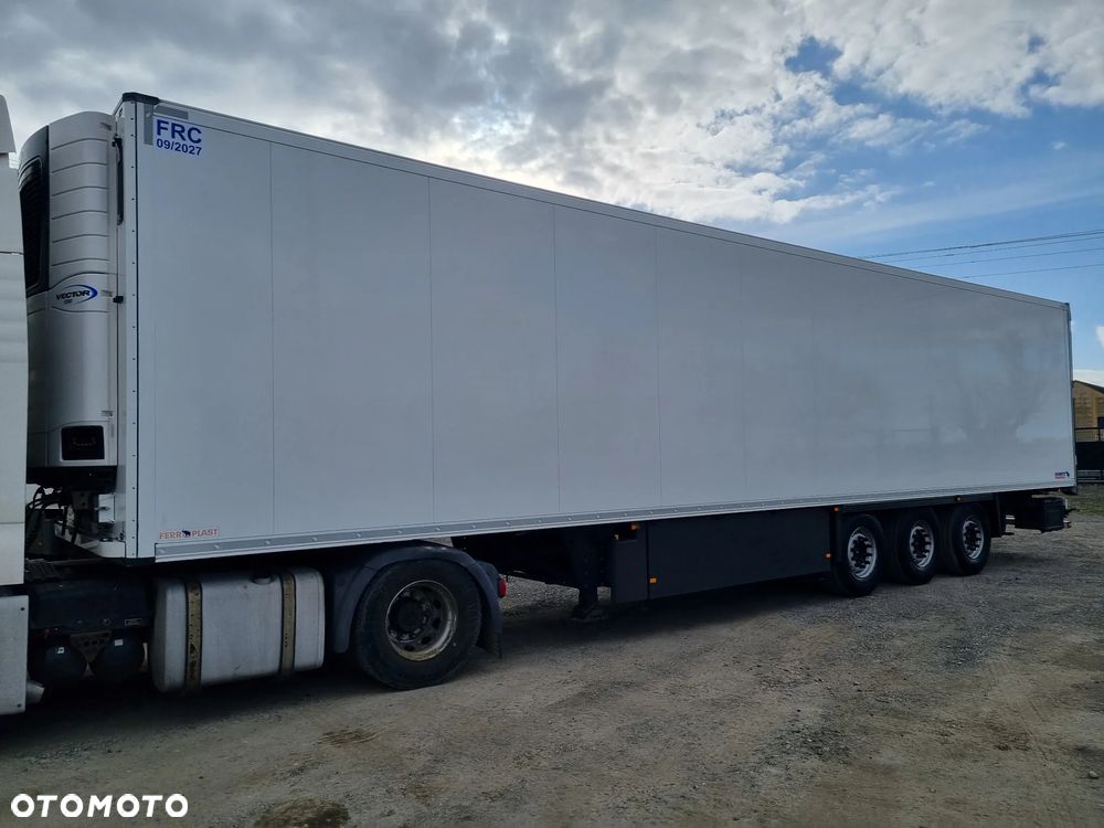 Schmitz Cargobull SKO - 17