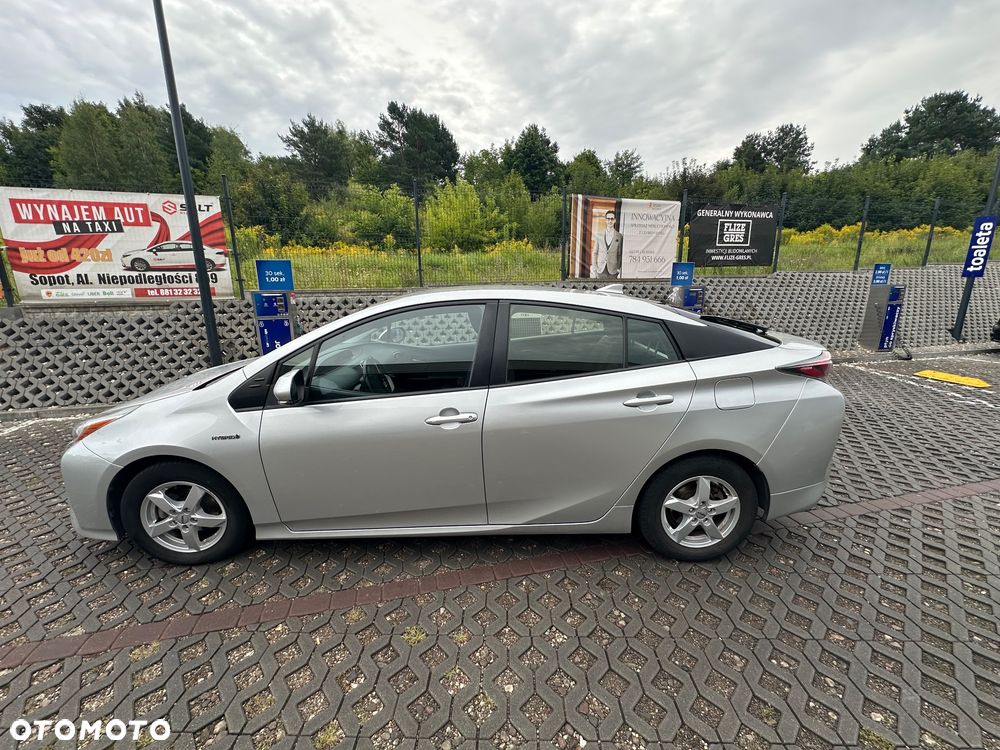 Toyota Prius 1.8 Hybrid Premium - 8