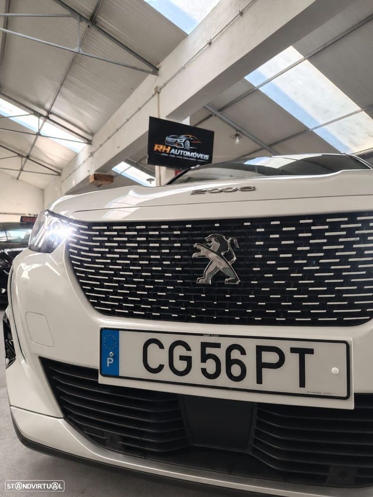 Peugeot 2008 - 8