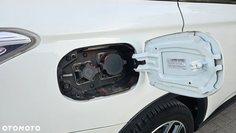 Mitsubishi Outlander Instyle NAVI + - 20