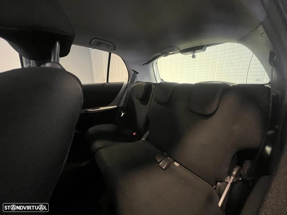 Toyota Yaris 1.33 VVT-i Rock In Rio 10 - 11