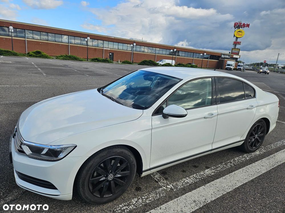 Volkswagen Passat - 4