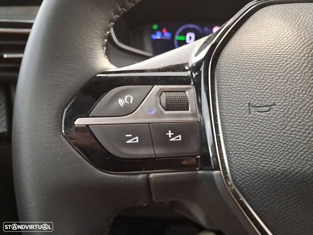 Peugeot e-2008 54 kWh Allure - 16