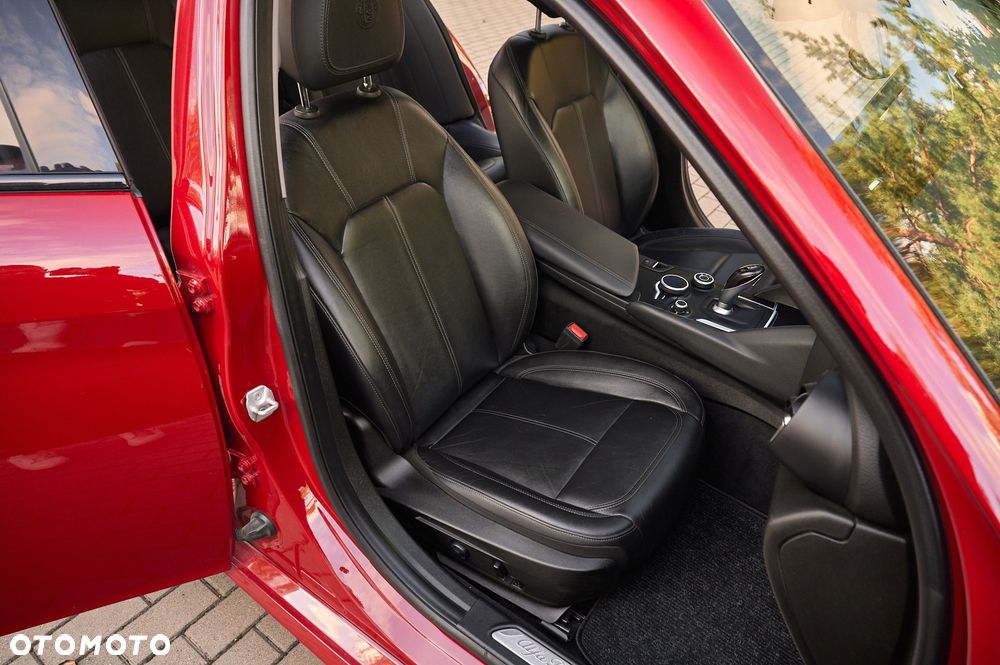 Alfa Romeo Giulia 2.0 Turbo Veloce - 29