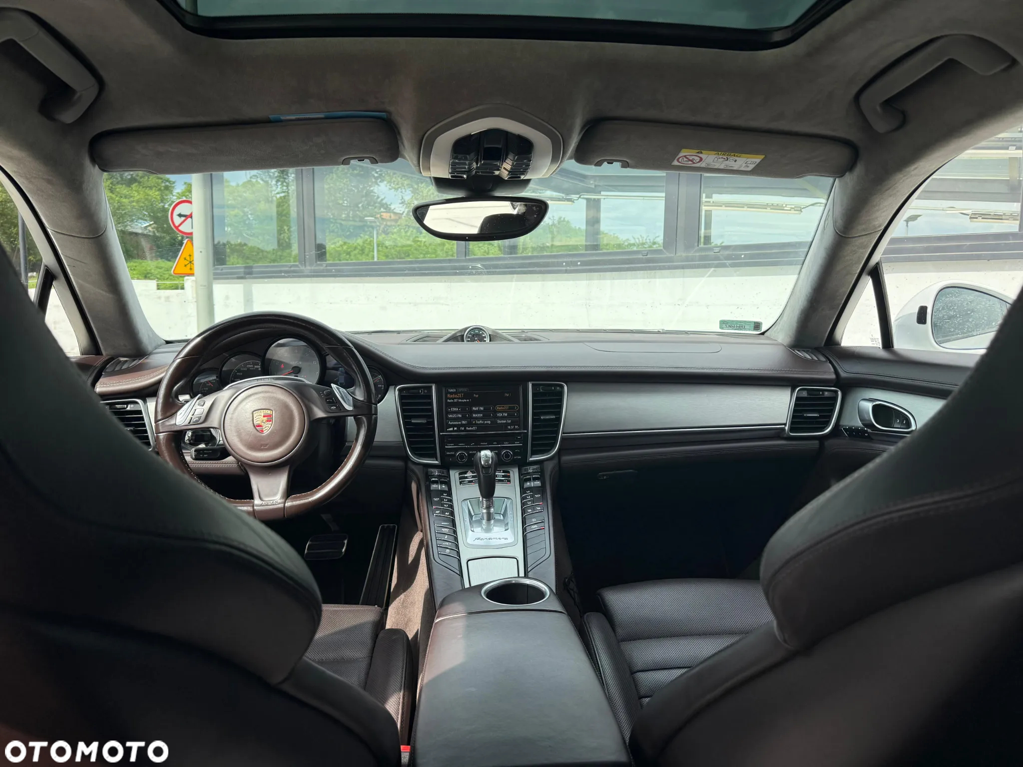 Porsche Panamera GTS PDK - 17