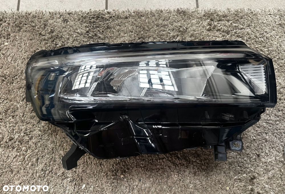 nissan townstar lampa prawa przód full led 260107139r - 1
