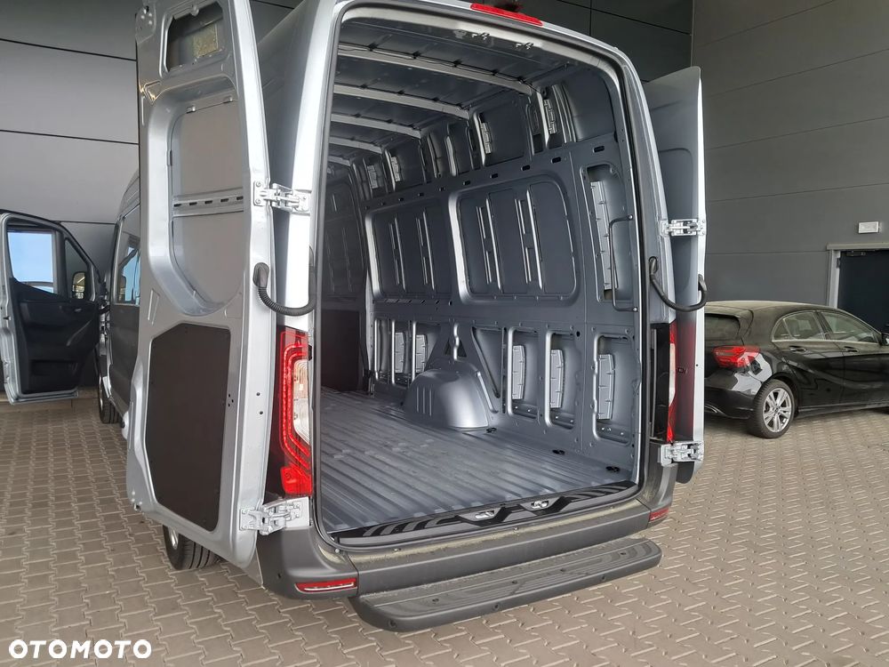 Mercedes-Benz Sprinter 317 CDI Furgon PRO ekstra długi - 21