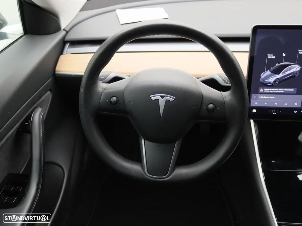 Tesla Model 3 - 7
