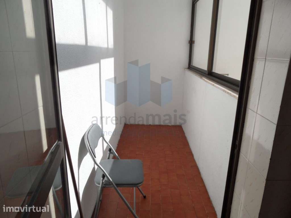 Arrenda-se Apartamento T3 + garagem fechada em Coimbra - Grande imagem: 4/13