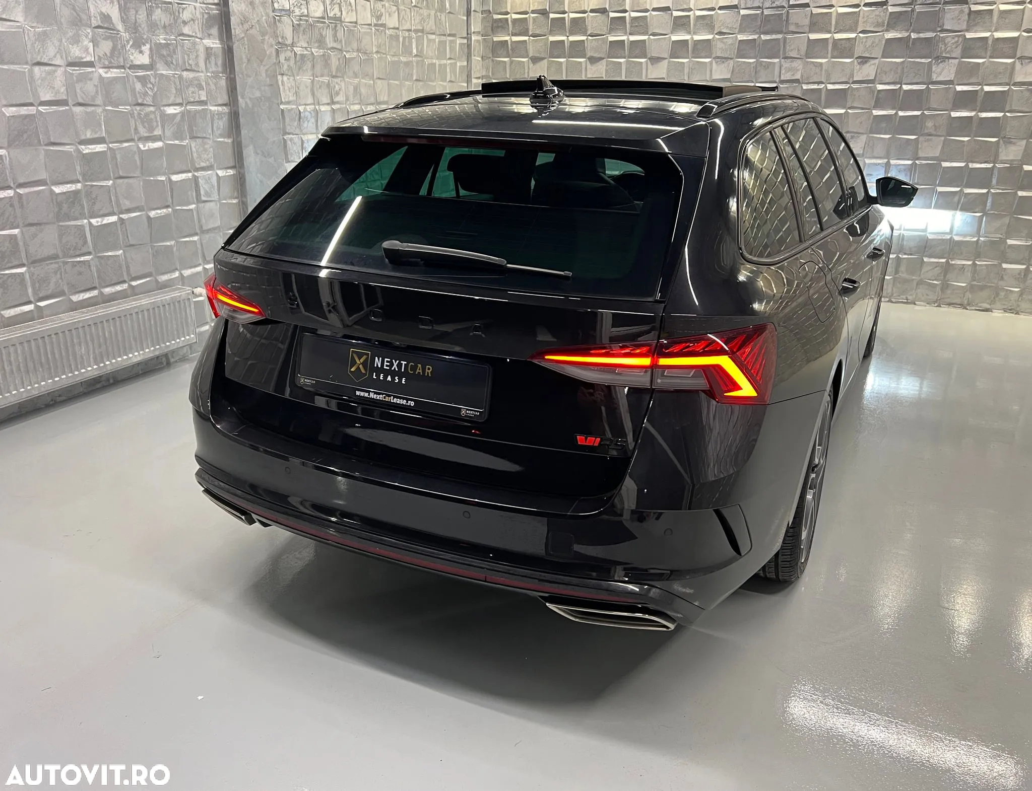 Skoda Octavia Combi 2.0 TDI DSG RS - 4