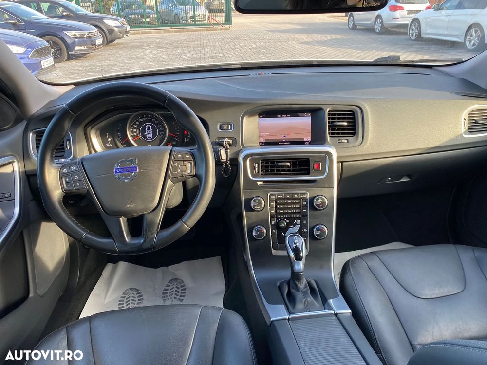 Volvo V60 D3 Kinetic - 11