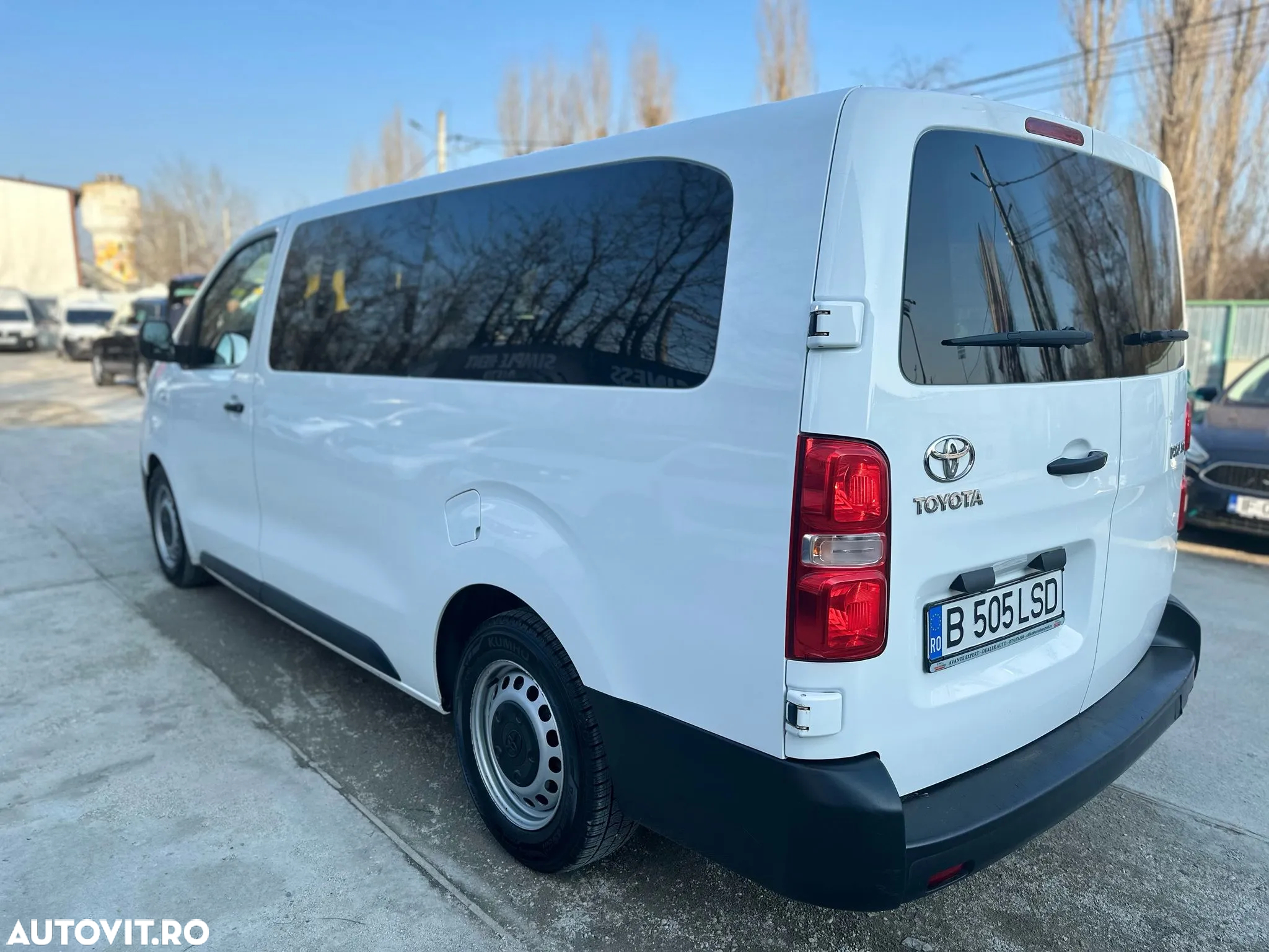 Toyota Proace Verso 1.5 D-4D 120CP 8+1 L2H1 Base - 7