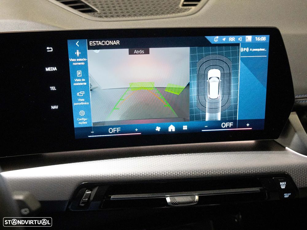 BMW iX1 eDrive20 Pack Desportivo M - 14