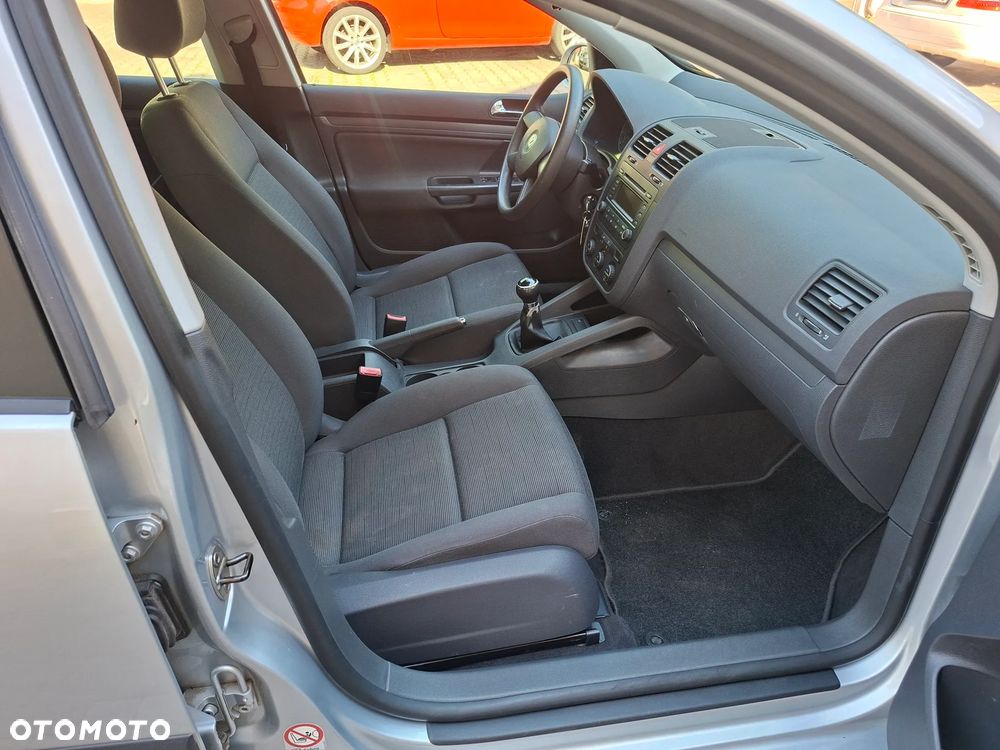 Volkswagen Golf - 8