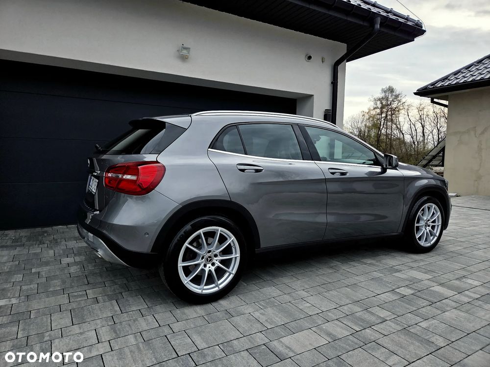 Mercedes-Benz GLA 200 - 9