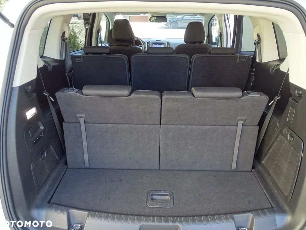 Ford S-Max - 34