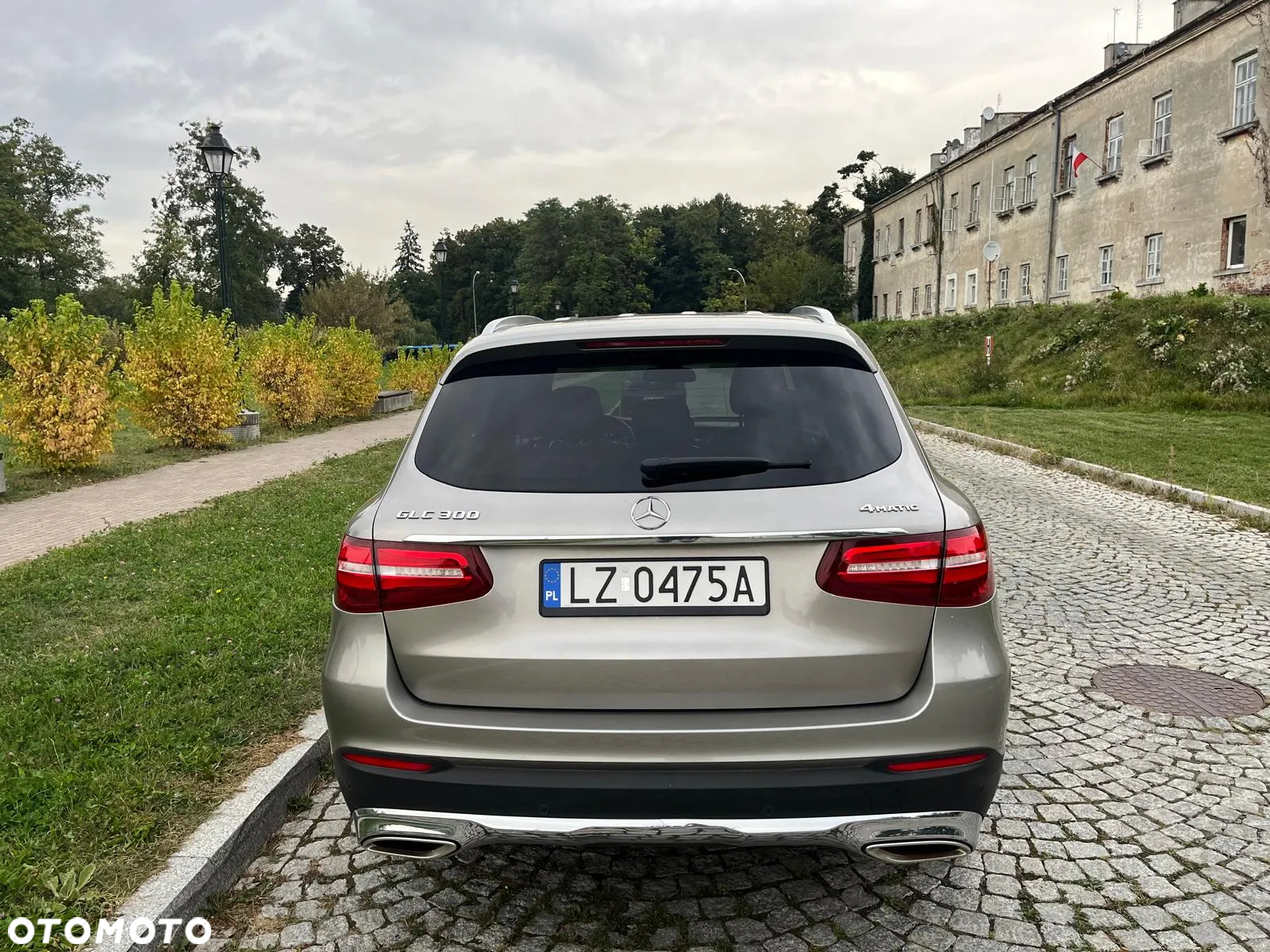 Mercedes-Benz GLC 300 4Matic 9G-TRONIC Exclusive - 3