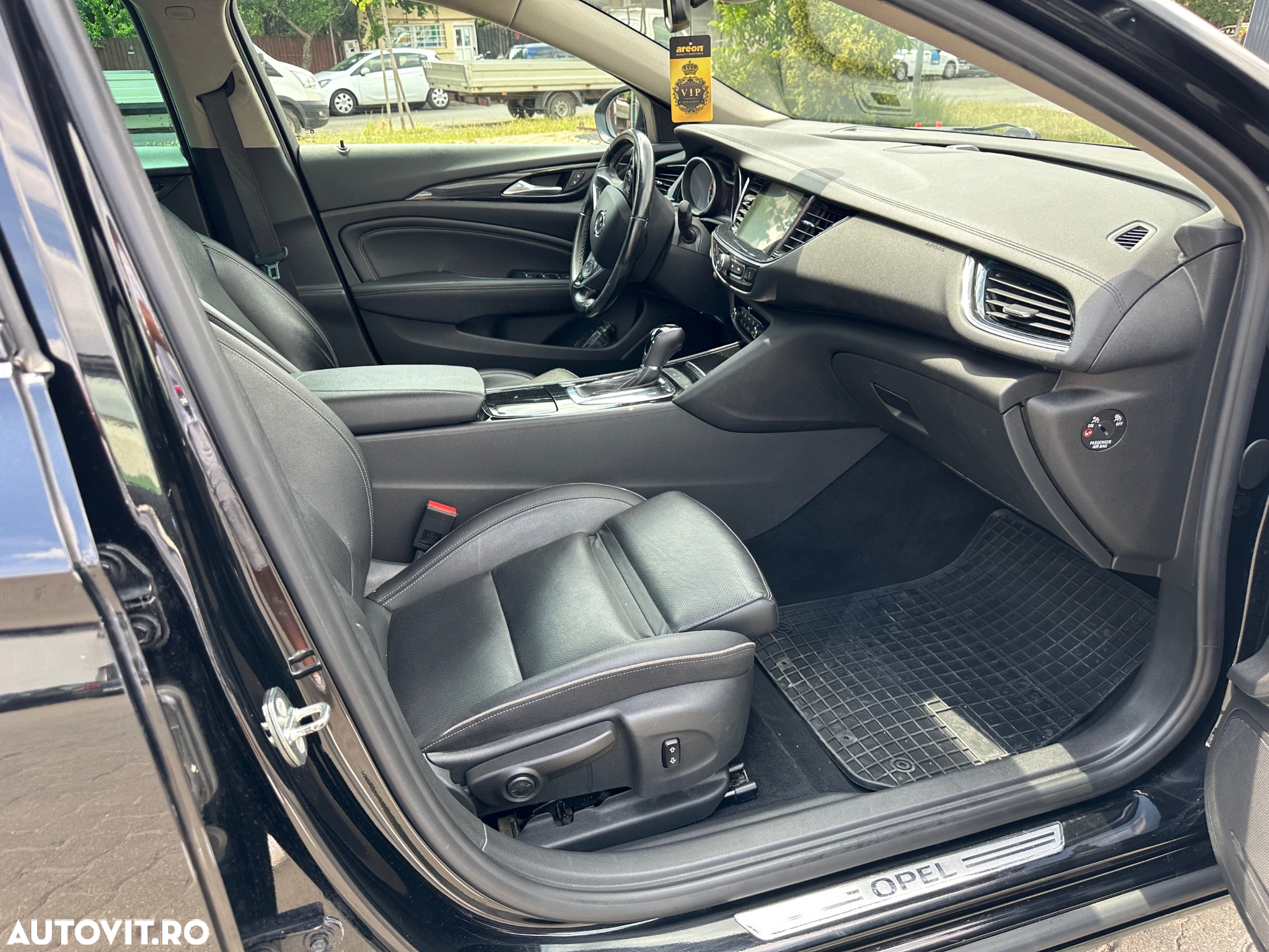 Opel Insignia - 10
