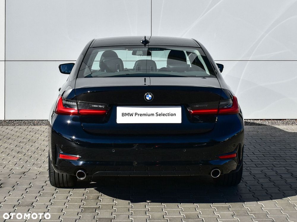 BMW Seria 3 318d Sport Line - 9