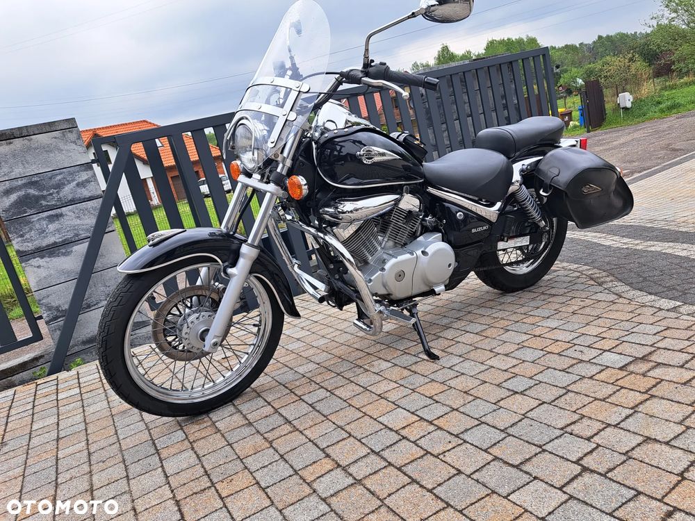 Suzuki Intruder - 16