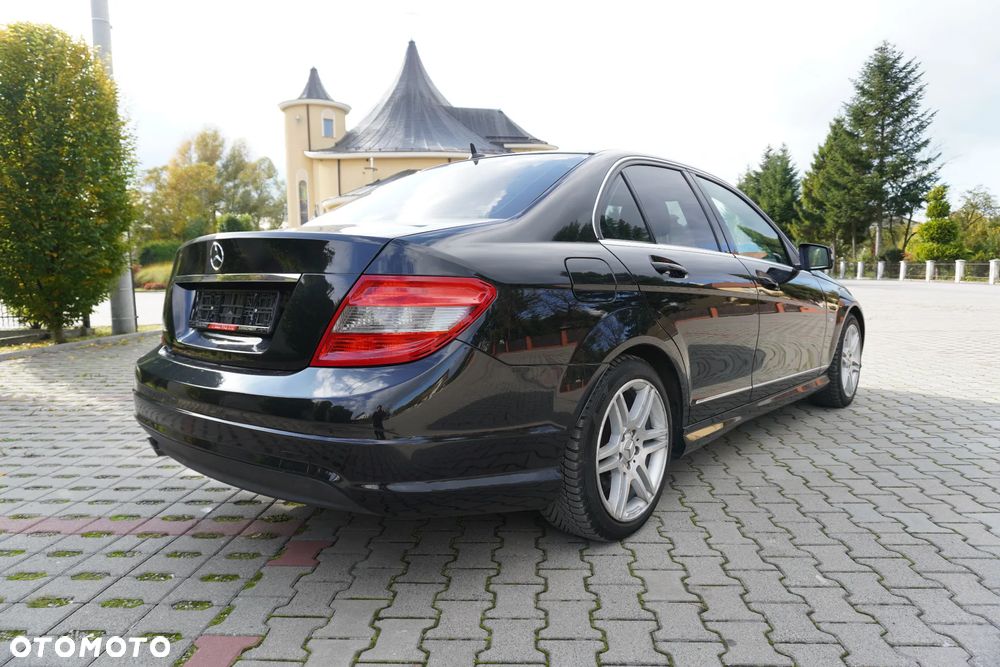 Mercedes-Benz Klasa C 180 T CGI Automatik BlueEFFICIENCY SPORT EDITION - 15