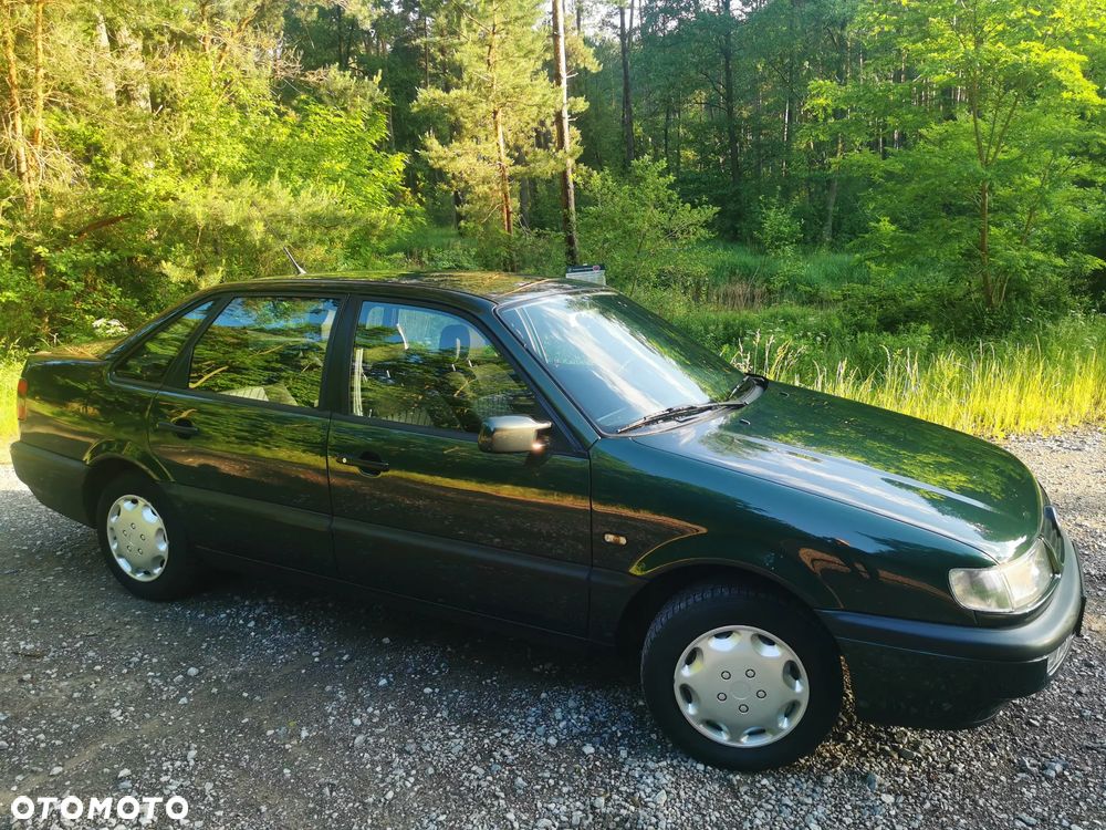 Volkswagen Passat 1.8 GL - 15
