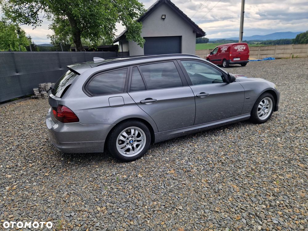 BMW Seria 3 320d - 4