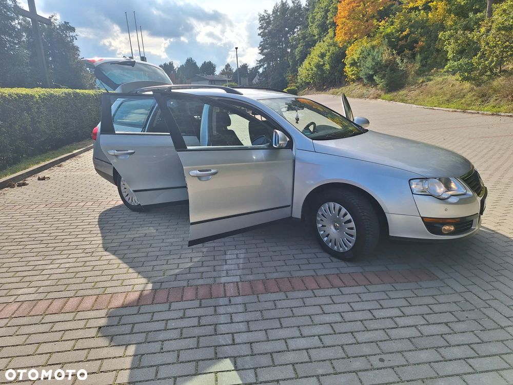 Volkswagen Passat 2.0 TDI Trendline DSG - 11
