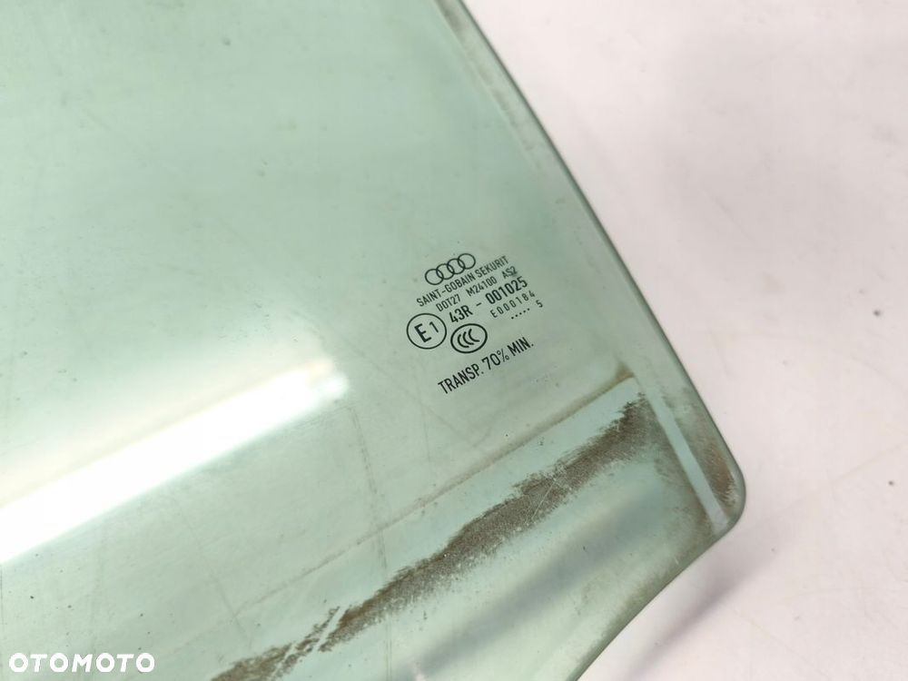 SZYBA BOCZNA DRZWI LEWY PRZÓD AUDI A3 8V3 2015R - 4