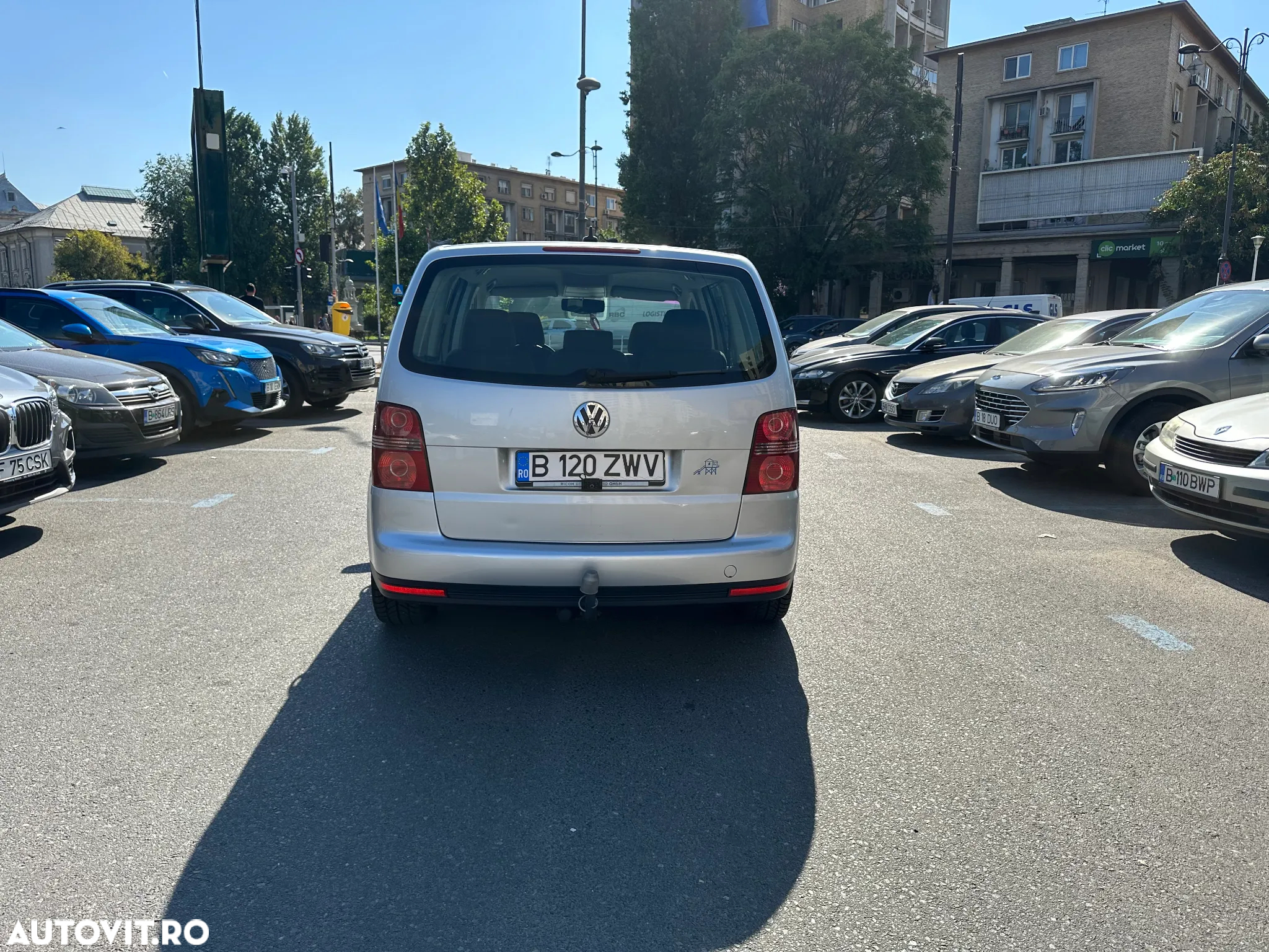 Volkswagen Touran 1.9 TDI DPF Conceptline - 12