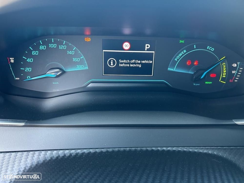 Peugeot e-2008 - 12