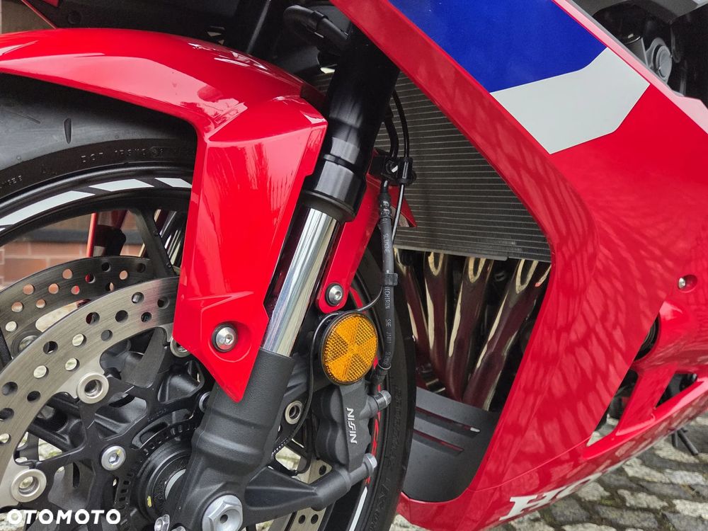 Honda CBR - 26