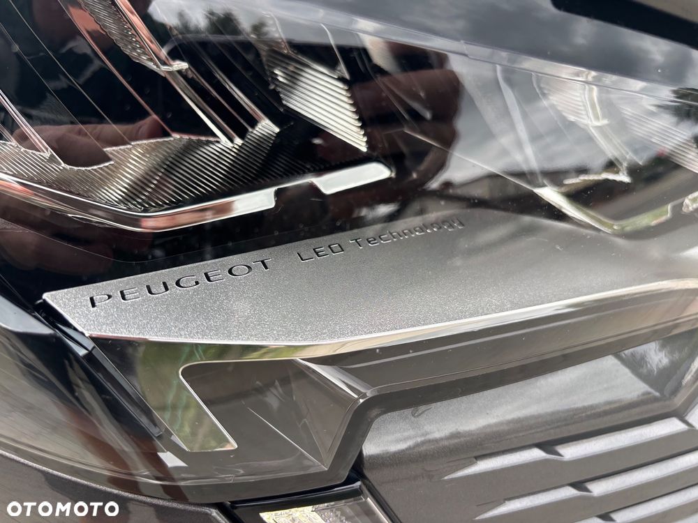 Peugeot 3008 1.6 PureTech Hybrid PHEV Allure Pack S&S EAT8 - 26