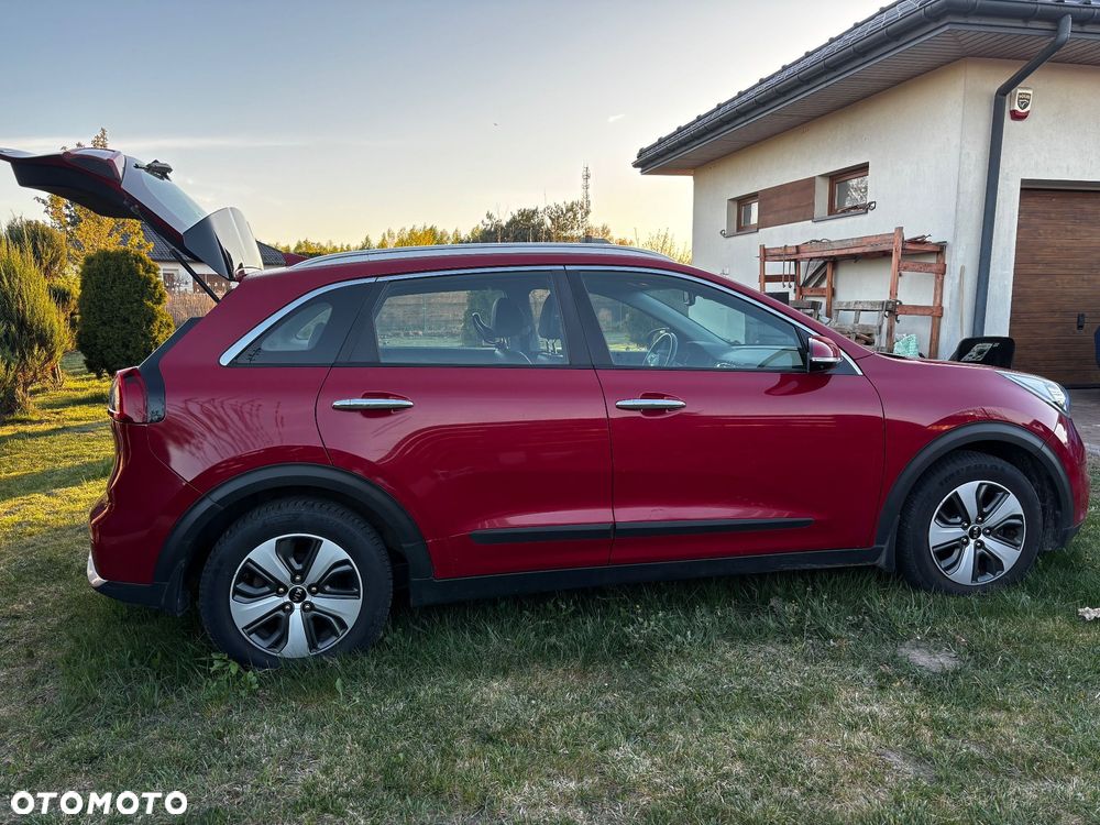 Kia Niro 1.6 GDI Hybrid M - 2